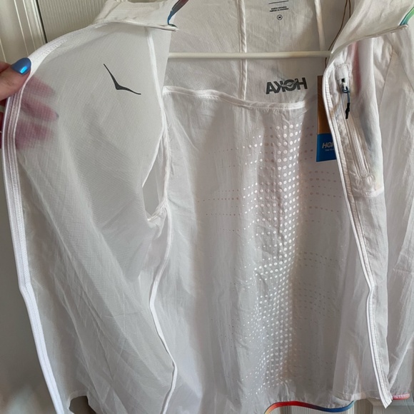 HOKA ONE women's NWT Skyflow Jacket Size Medium white/multi color - Picture 6 of 11